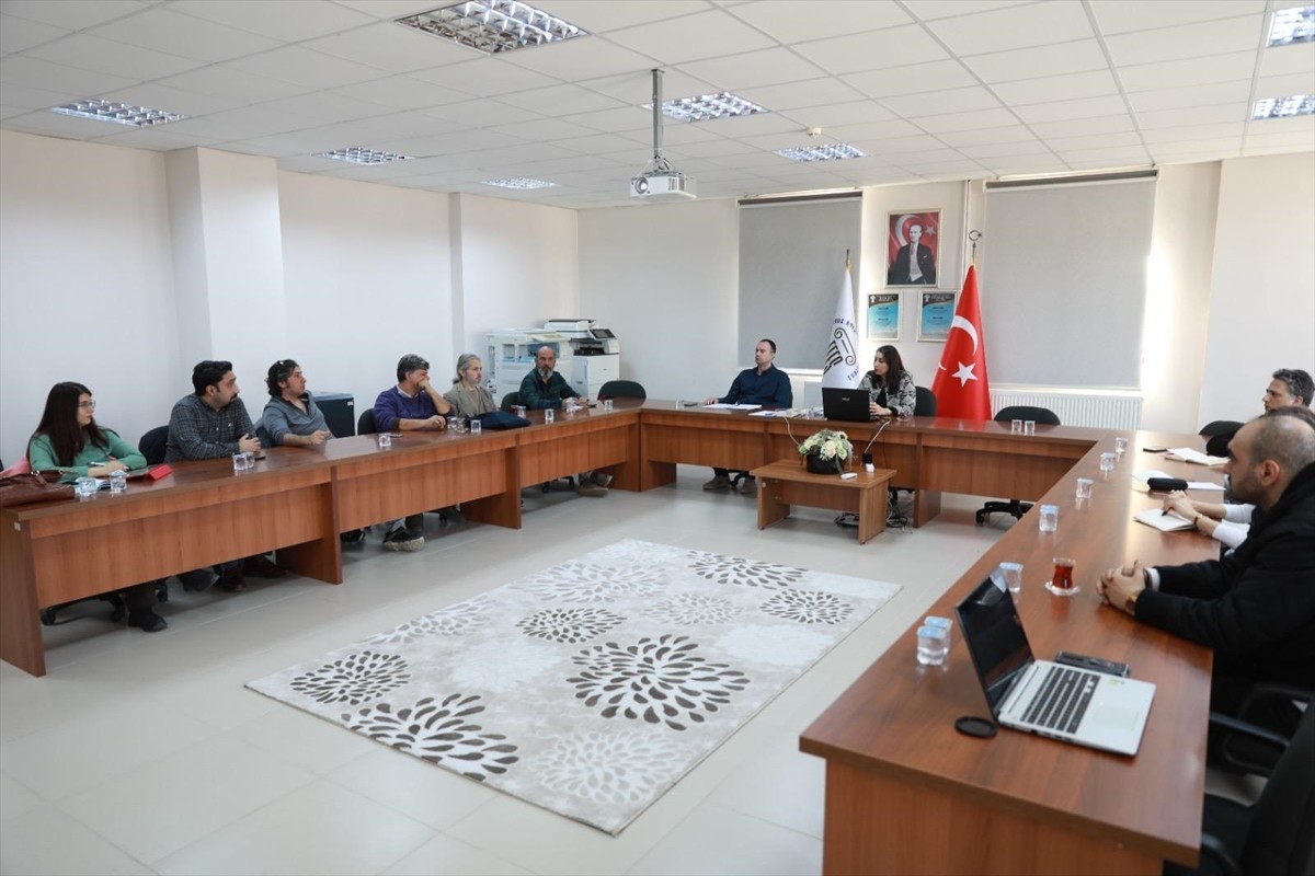 Dokuz Eylül Üniversitesi (DEÜ) tarafından Türkiye'nin kültürel mirasını oluşturan antik kentlerin...
