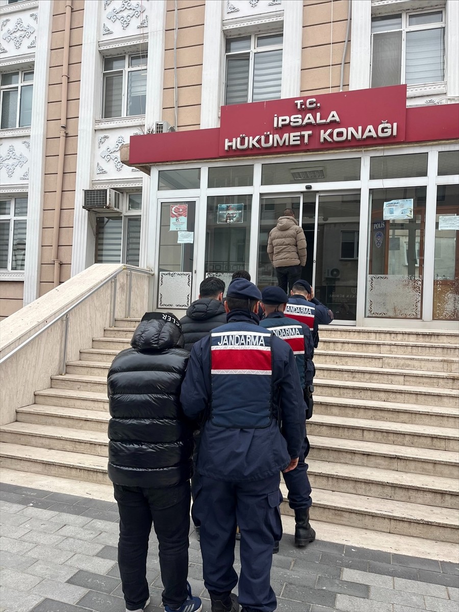 Edirne'de 2'si "Daltonlar" olarak bilinen suç örgütü üyesi 3 şüpheli Yunanistan'a kaçarken...