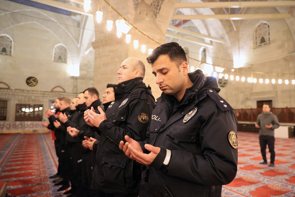 Edirne Emniyet Müdürlüğünce 6 Şubat 2023'teki Kahramanmaraş merkezli depremlerde hayatını...