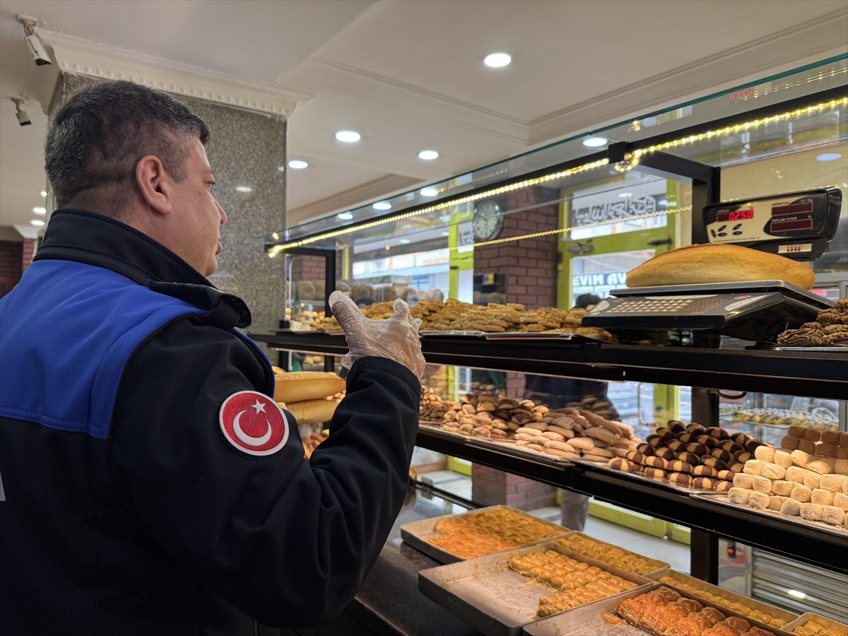 Esenler'de ramazan öncesi, market, fırın, pastane gibi gıda satışı ve imalatı yapılan iş yerleri...