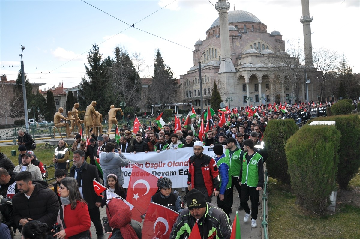 Eskişehir'de ABD Başkanı Donald Trump'ın Gazze'ye yönelik sözlerine tepki gösterildi. Eskişehir...