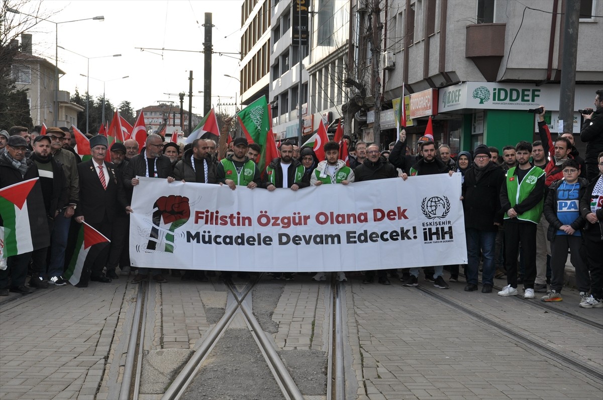 Eskişehir'de ABD Başkanı Donald Trump'ın Gazze'ye yönelik sözlerine tepki gösterildi. Eskişehir...