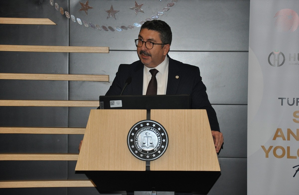 Eskişehir'de, Hukuki Araştırmalar Derneği (HUDER) tarafından hazırlanan, İçişleri Bakanlığı Sivil...