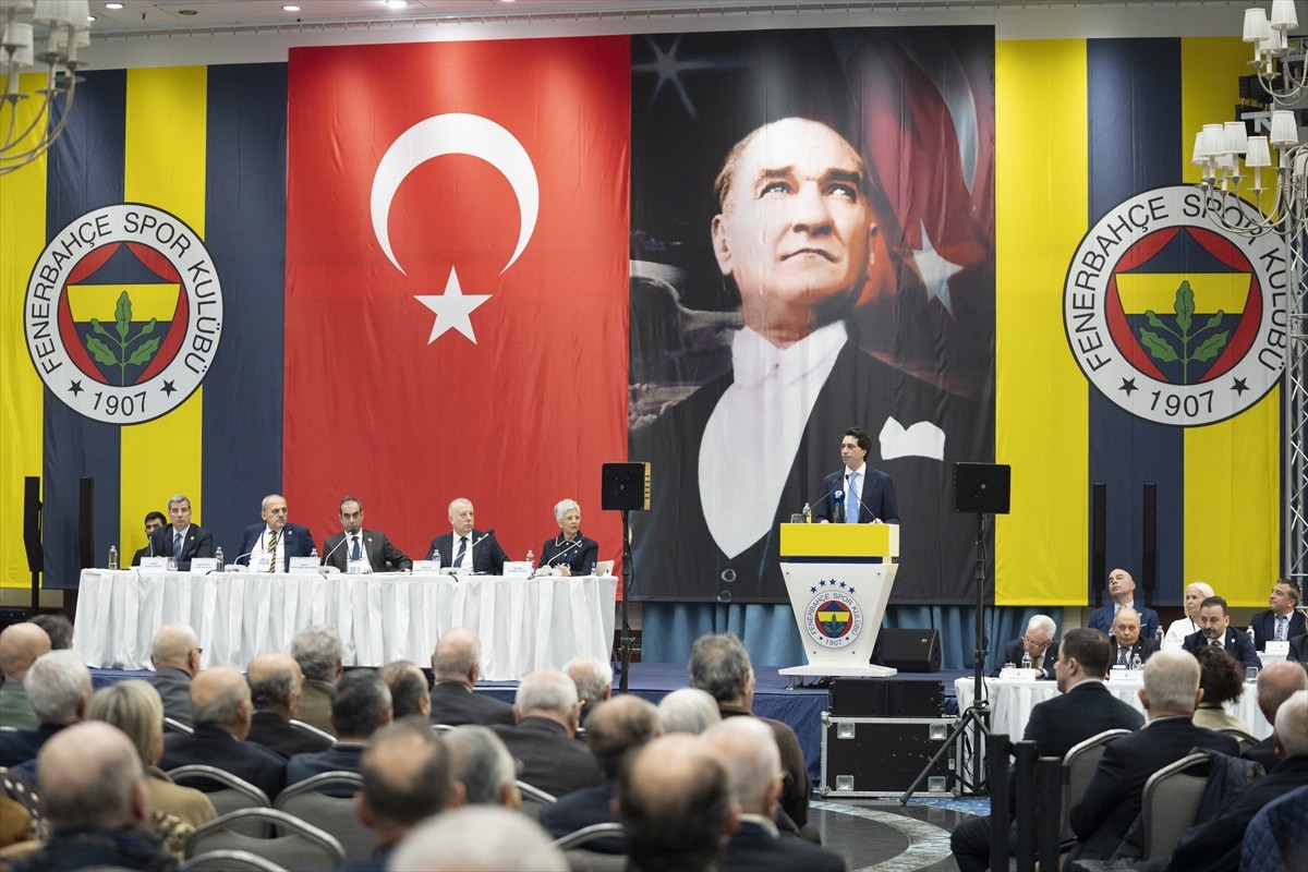 Fenerbahçe Kulübü Yüksek Divan Kurulu (YDK) toplantısı alamış'ta bulunan Fenerbahçe Faruk Ilgaz...