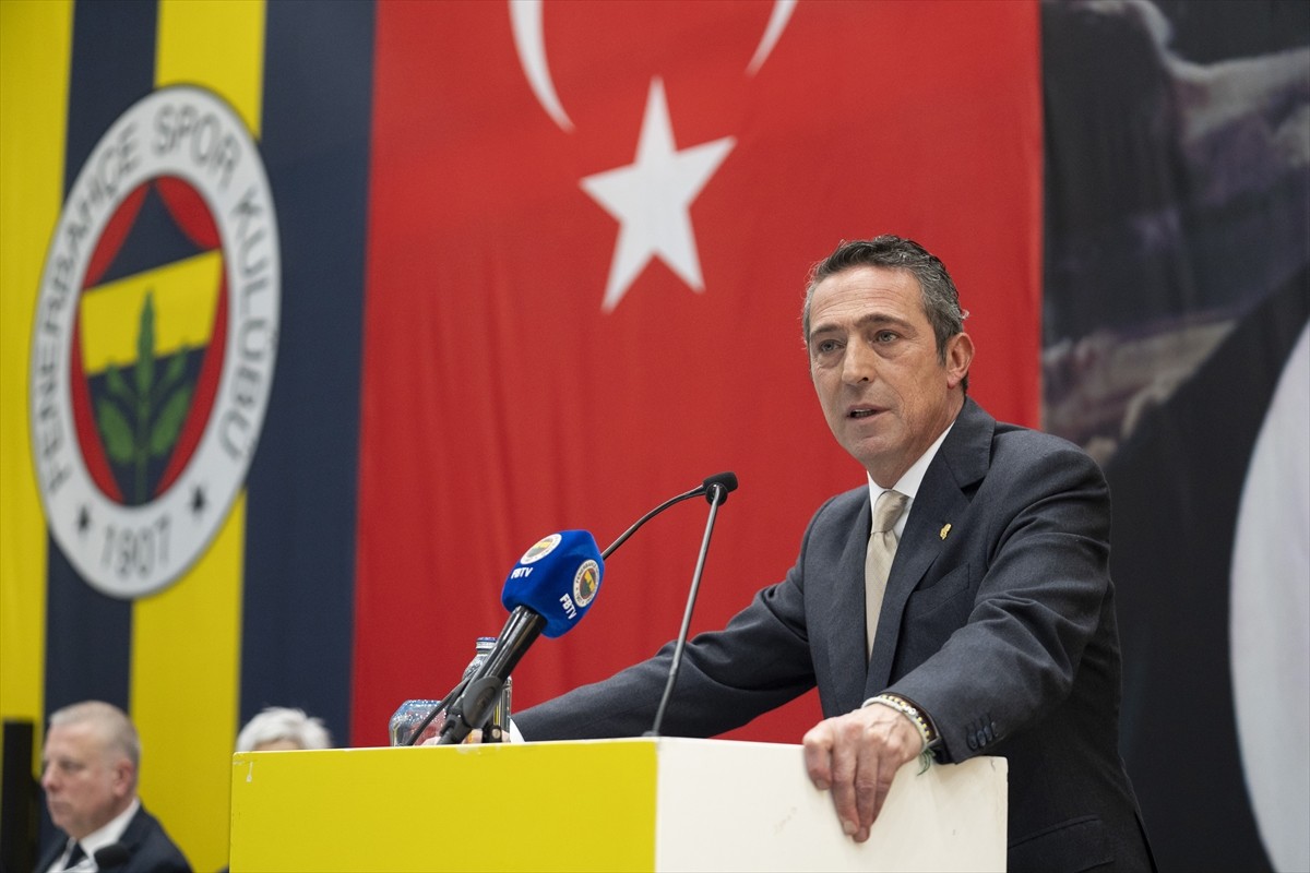 Fenerbahçe Kulübü Yüksek Divan Kurulu (YDK) toplantısı Kalamış'ta bulunan Fenerbahçe Faruk Ilgaz...