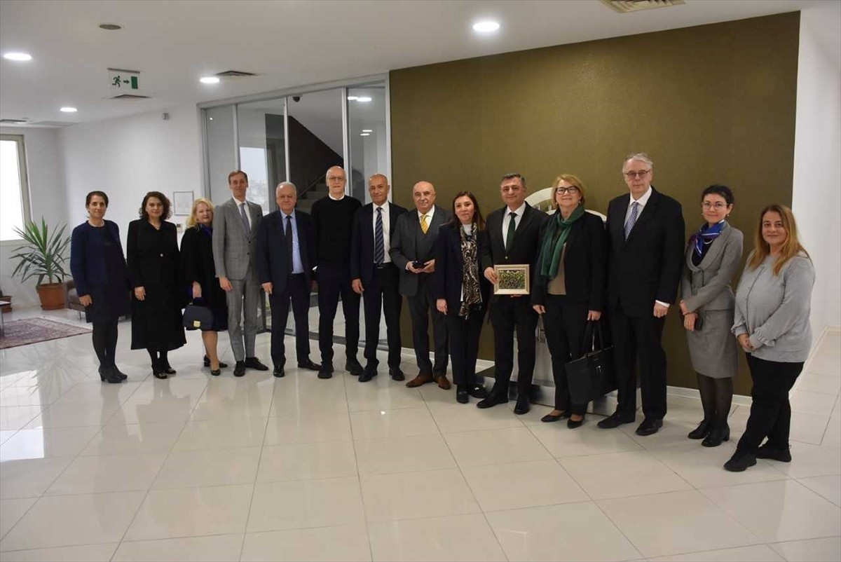 Finlandiya'nın Ankara Büyükelçisi Pirkko Hamalainen ile beraberindeki heyet, Uludağ İhracatçı...