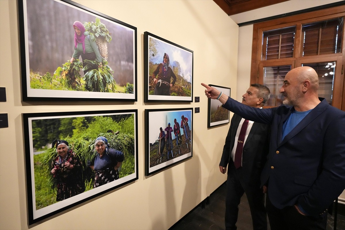 Fotoğraf sanatçısı ve yazar Varol Uzlu'nun "Bu Topraklarda Kadın Olmak" adlı sergisi, Beyoğlu...