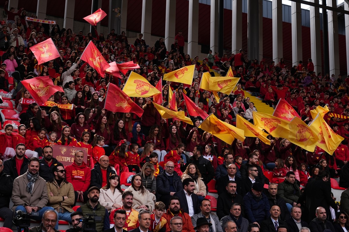 Göztepe Spor Kulübü, kuruluşunun 100. yıl dönümü dolayısıyla hazırlanan logo ve kutlama programını...