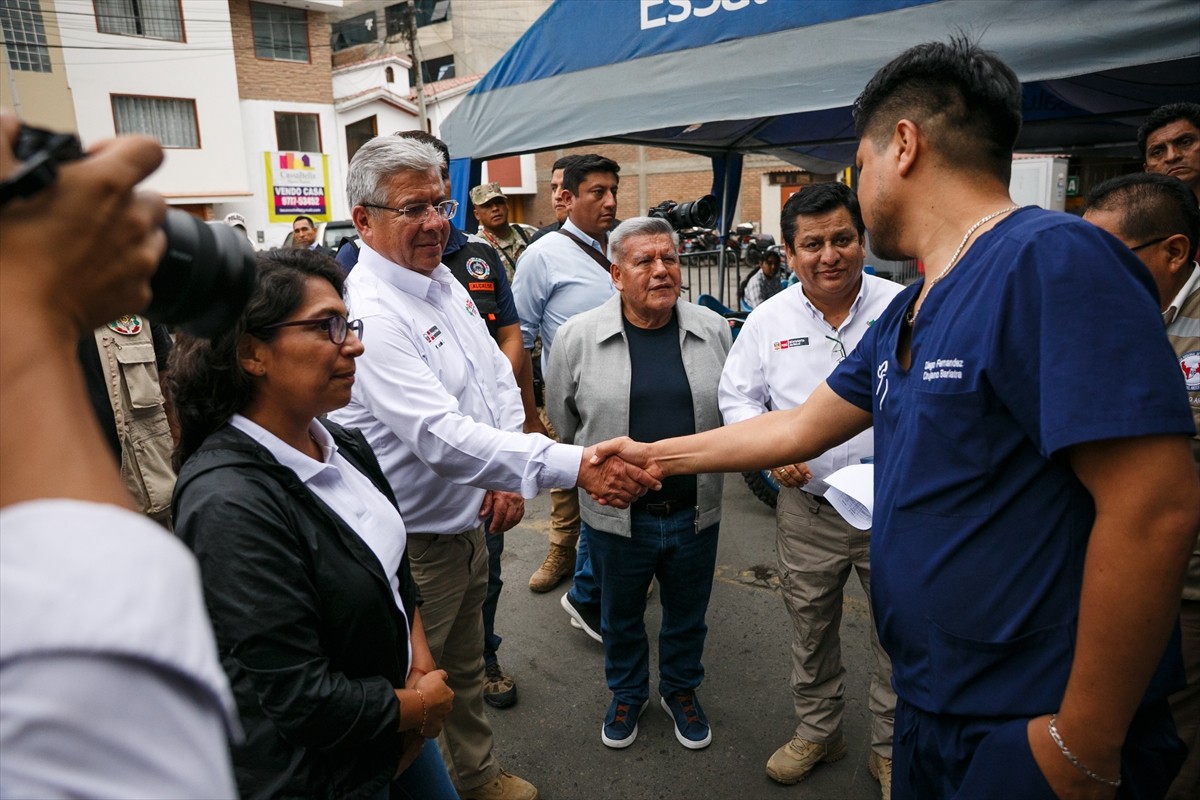 Güney Amerika ülkesi Peru'da alışveriş merkezinin çatısının çökmesi sonucu ilk belirlemelere göre...