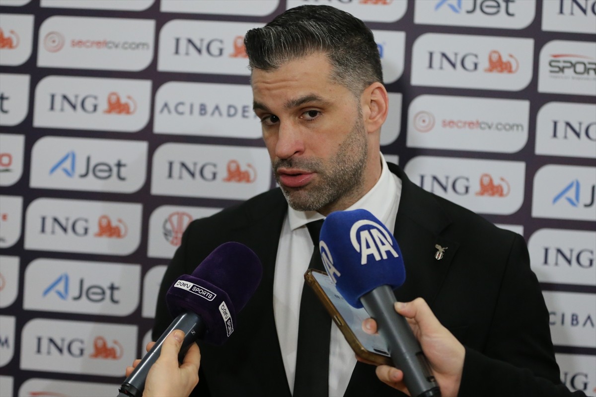 ING Erkekler Türkiye Kupası Dörtlü Final maçında Mersinspor'u 83-63 mağlup edip finale kalan...