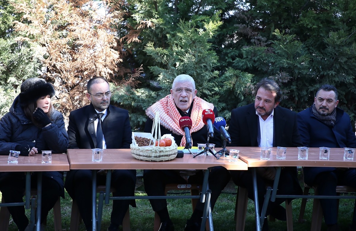 İYİ Parti Genel Başkanı Müsavat Dervişoğlu (fotoğrafta), Manisa'daki programı kapsamında...