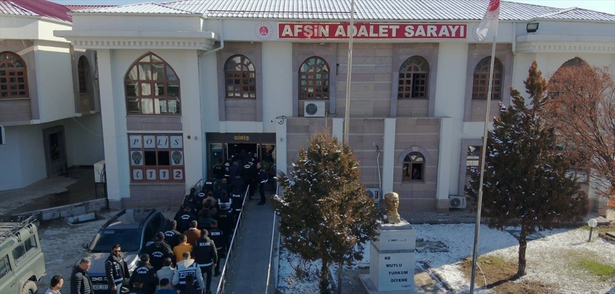 Kahramanmaraş merkezli 3 ilde silahlı suç örgütüne yönelik operasyonda gözaltına alınan 28...