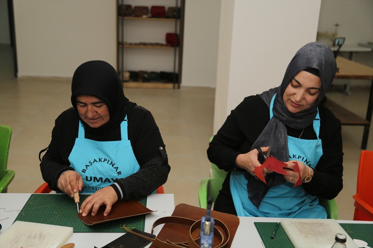 Kayseri'de, 2 yıl önce kent genelinde başlatılan kooperatifleşme çalışmaları kapsamında farklı...