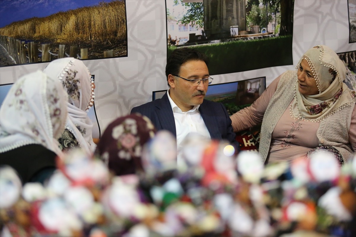 Kayseri'de, 2 yıl önce kent genelinde başlatılan kooperatifleşme çalışmaları kapsamında farklı...