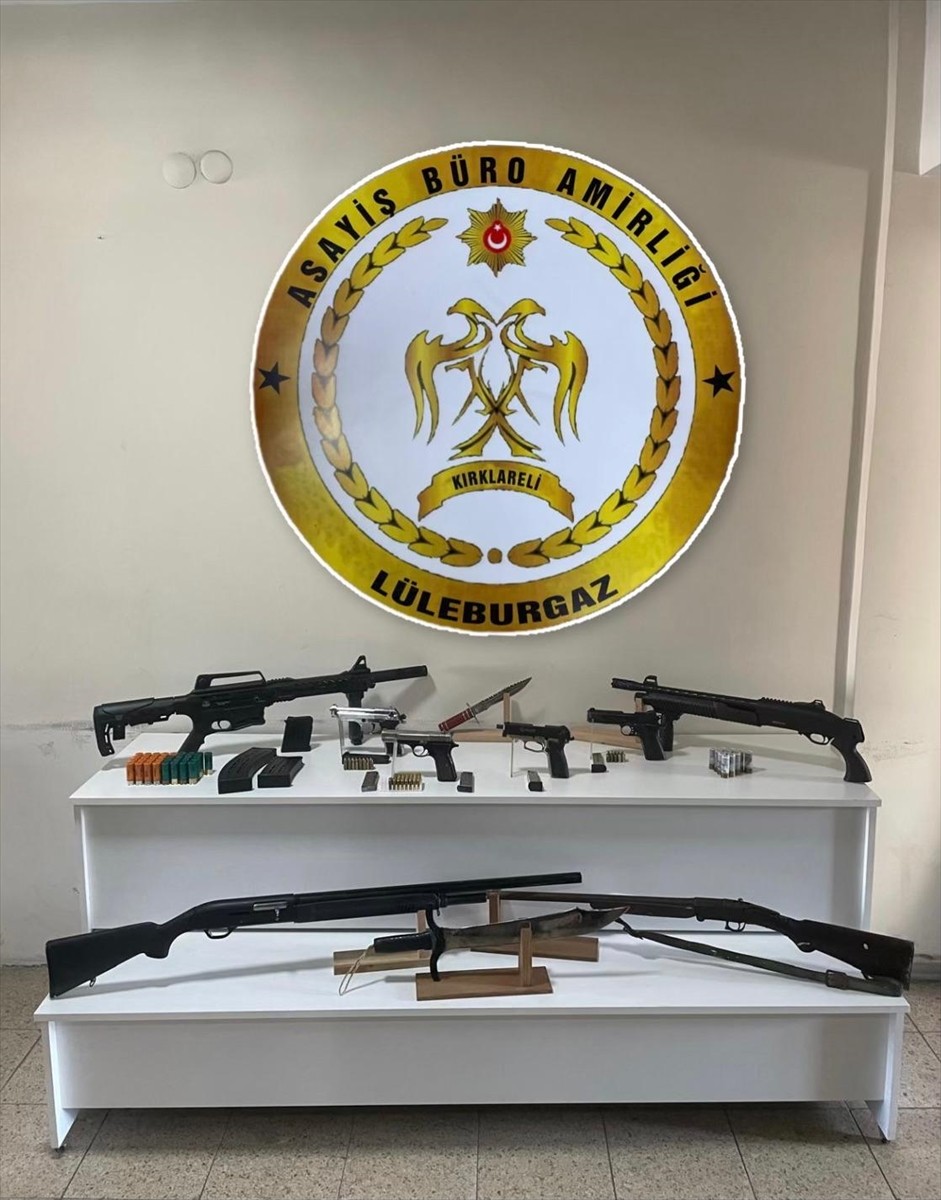 Kırklareli'nde sosyal medya hesaplarından tabanca ve tüfek görseli paylaşan 12 şüpheli gözaltına...