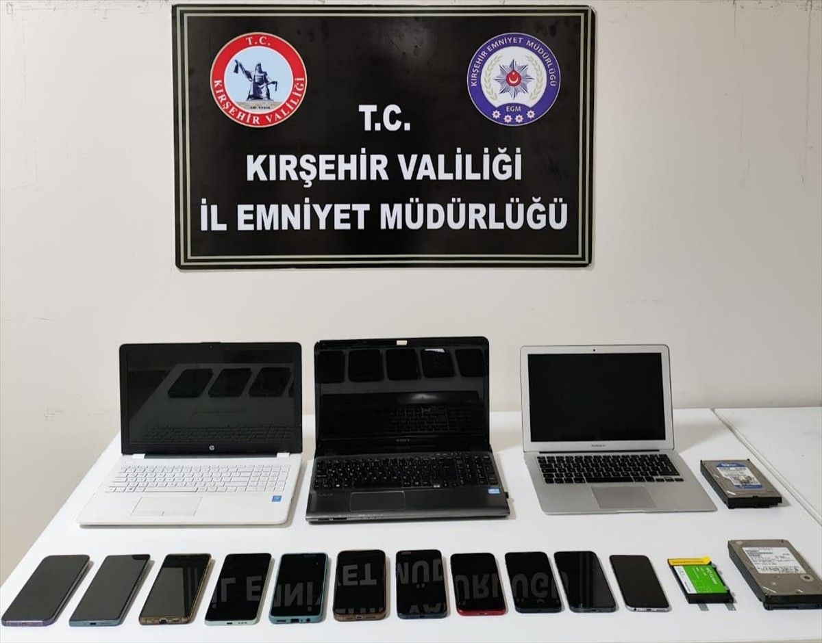 Kırşehir merkezli 4 ilde yatırım danışmanlığı dolandırıcılığı operasyonunda yakalanan 11 zanlıdan...