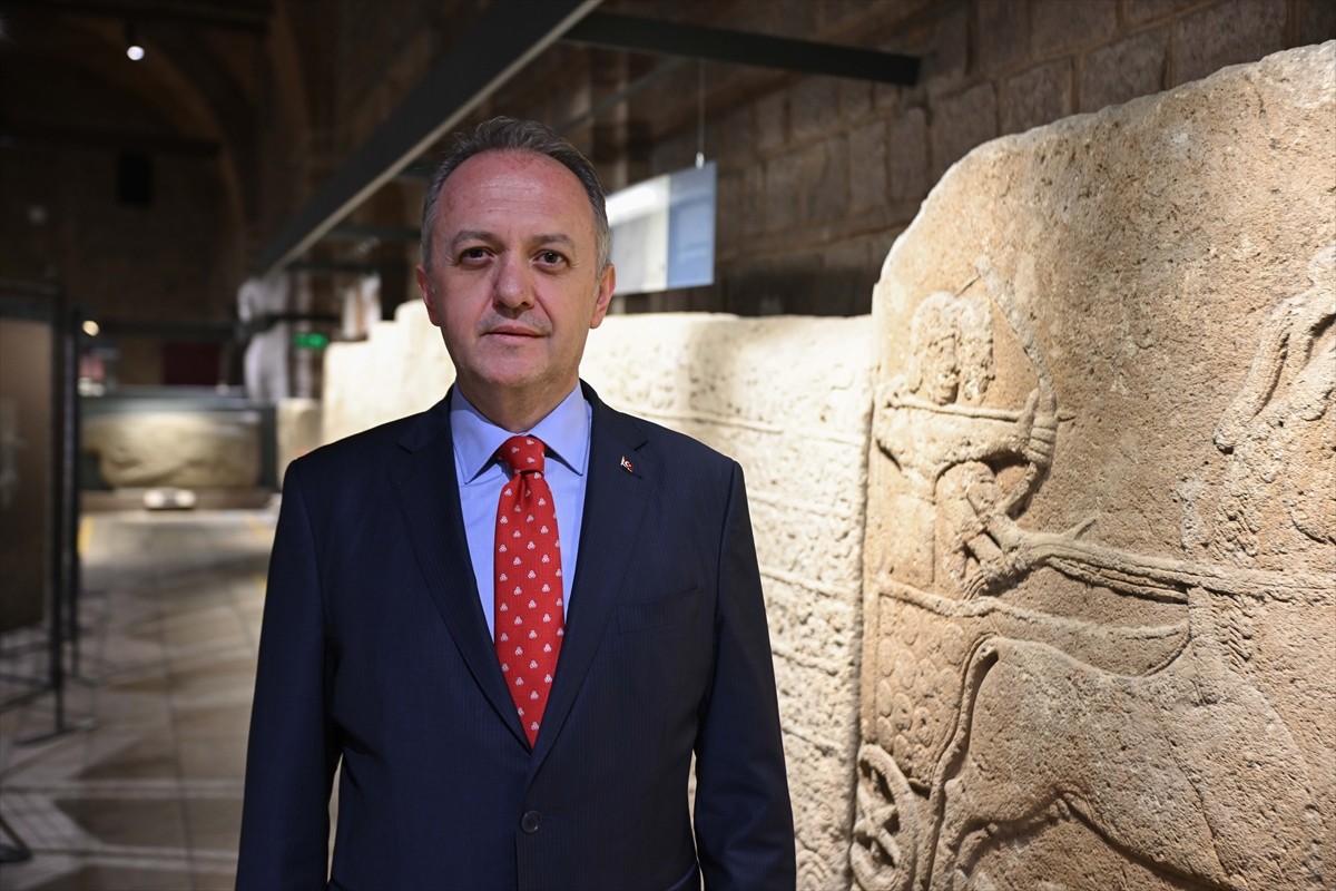 Kültür ve Turizm Bakan Yardımcısı Gökhan Yazgı, resmi ziyarette bulunan Mısır Eski Eserler ve...