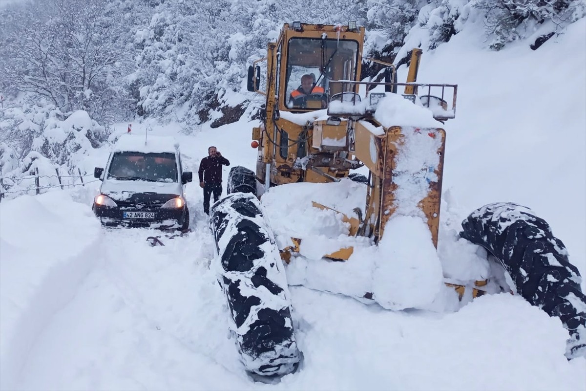 <div>Samsun'un Yakakent ilçesinde rahatsızlanan 3 aylık Esem Ela Turgut, UMKE ekipleri tarafından...