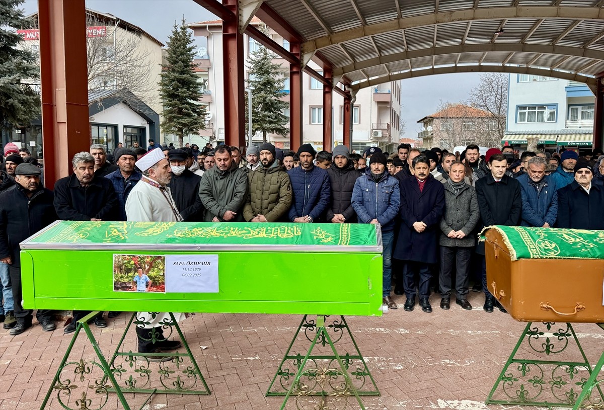 Lübnan'dan İsrail'e kaçak yollarla geçmeye çalışırken İsrail'in hava saldırısında öldürülen 3...