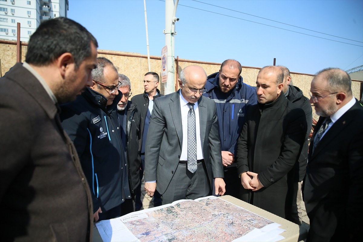 Malatya'da, Kahramanmaraş merkezli 6 Şubat 2023'teki depremlerden sonra yapımına başlanan inşaat...