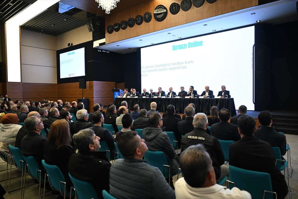 Memur-Sen'in sendikalarına üye kamu görevlilerine, giyim, akaryakıt, teknoloji, sağlık ve gıda...