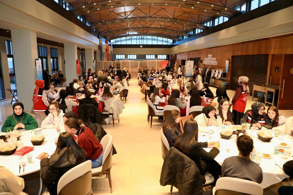 Milli Eğitim Bakan Yardımcısı Nazif Yılmaz ile Aile ve Sosyal Hizmetler Bakan Yardımcısı Sevim...