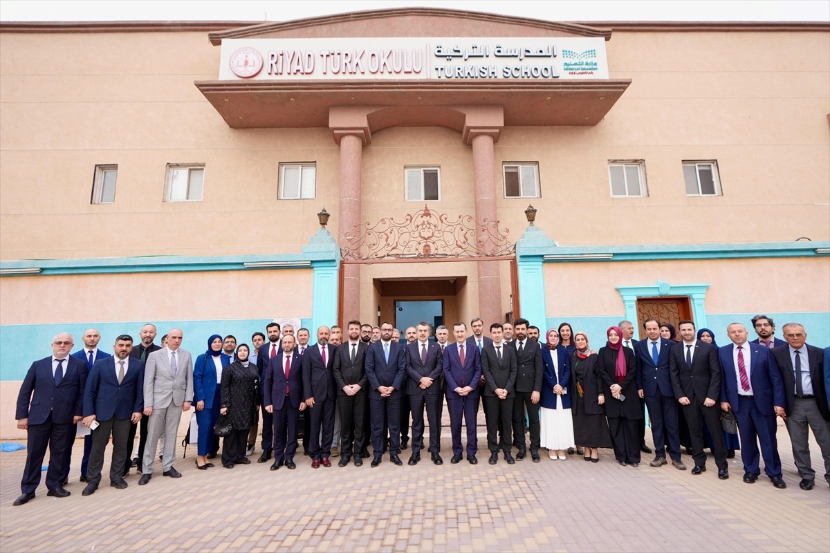 Milli Eğitim Bakanı Yusuf Tekin, Suudi Arabistan'daki temasları kapsamında Uluslararası Türk...