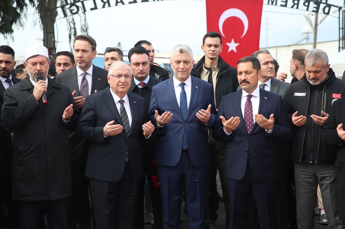 Milli Savunma Bakanı Yaşar Güler, Enerji ve Tabii Kaynaklar Bakanı Alparslan Bayraktar ve Ticaret...