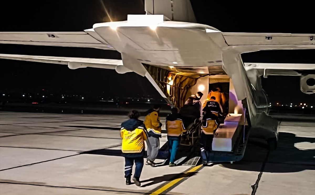 Milli Savunma Bakanlığı (MSB), Hava Kuvvetleri Komutanlığına ait ambulans uçak ile kalp...