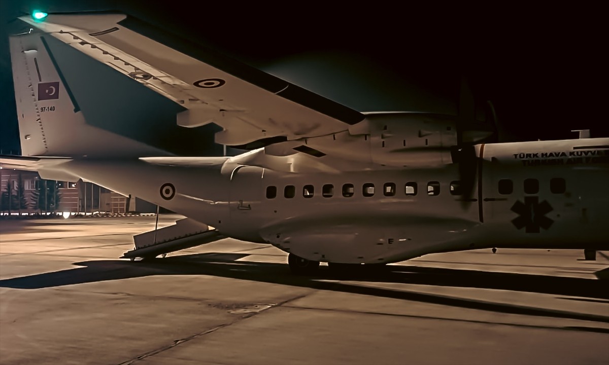 Milli Savunma Bakanlığı (MSB), Hava Kuvvetleri Komutanlığına ait ambulans uçak ile kalp...