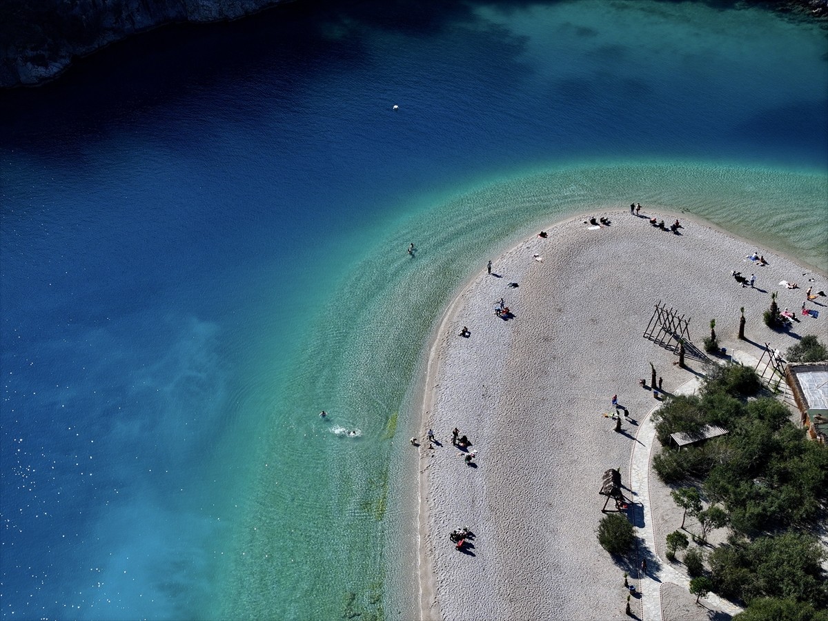 Muğla'nın Fethiye, Marmaris ve Bodrum ilçelerinde, güneşli havayı değerlendirmek isteyenler...