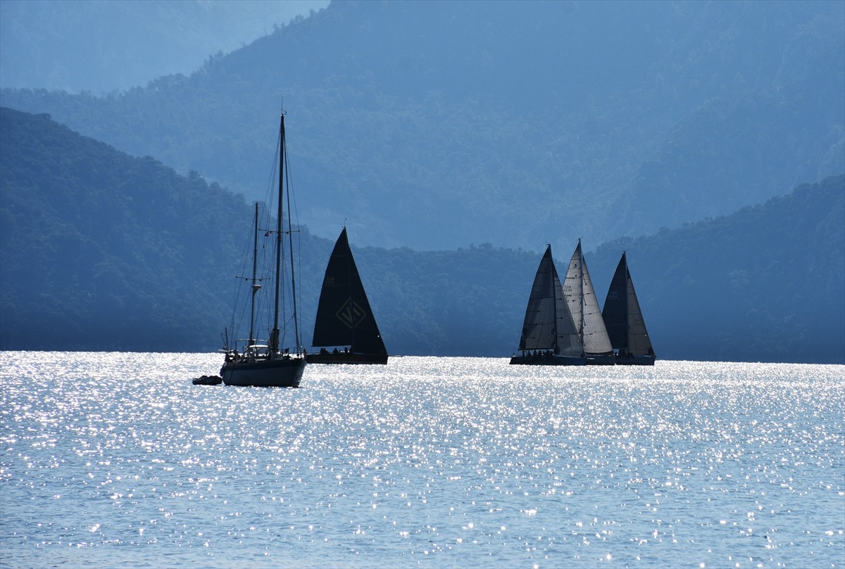 Muğla'nın Marmaris ilçesinde bu yıl 16'ncısı gerçekleştirilen Marmaris MIYC Kış Trofesi Yat...