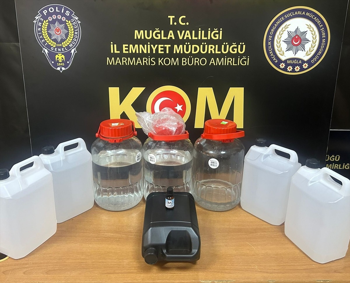 Muğla'nın Marmaris ve Bodrum ilçelerinde 164 litre kaçak etil alkol, 6 şişe kaçak içki, 1 anason...
