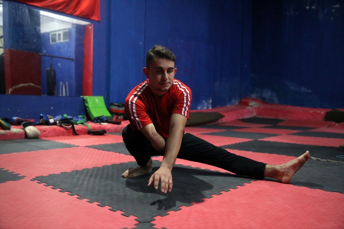 Niğde Ömer Halisdemir Üniversitesi Spor Bilimleri Fakültesi Antrenörlük Bölümü öğrencisi para...