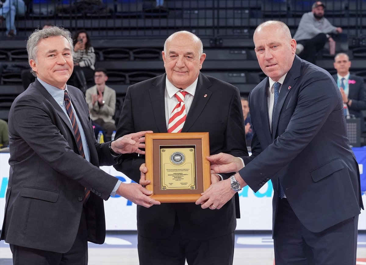 Osman Solakoğlu Basketbolla Topluma Hizmet Ödülü'nün 20. yılında, özel ödülün sahibi Türkiye...