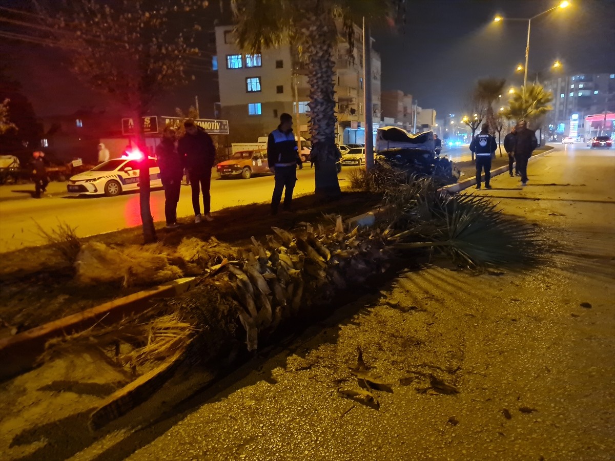  Osmaniye'nin Kadirli ilçesinde meydana gelen trafik kazalarında yaralanan 3 kişi hastaneye...