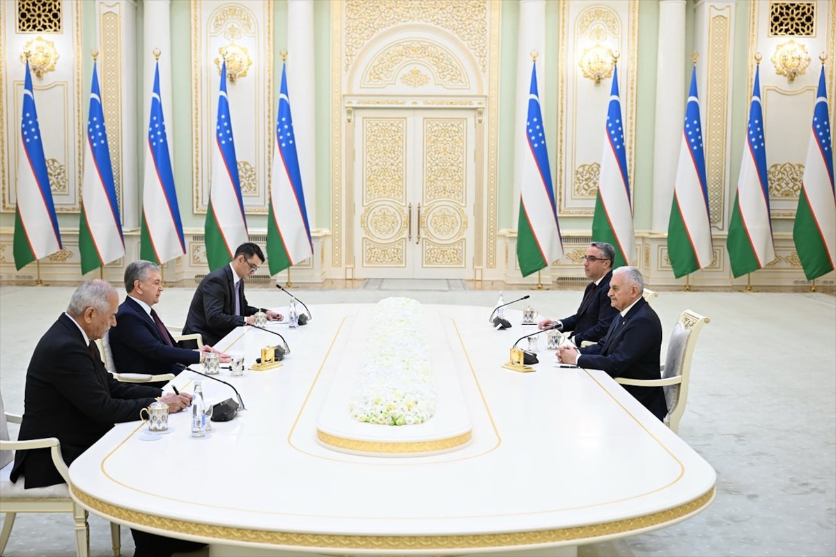 Özbekistan Cumhurbaşkanı Şevket Mirziyoyev (sol 2), Türk Devletleri Teşkilatı (TDT) Aksakallar...