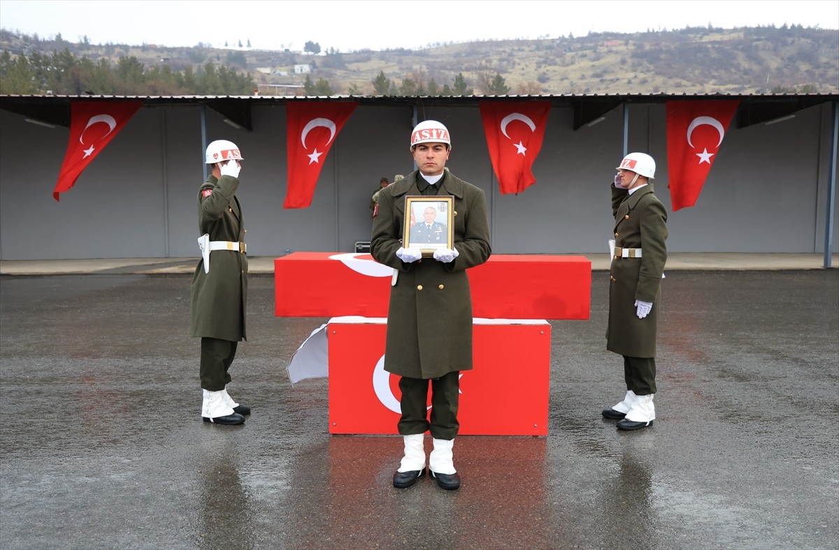 Pençe-Kilit Operasyonu bölgesinde bölücü terör örgütü mensuplarıyla çıkan çatışmada şehit olan...