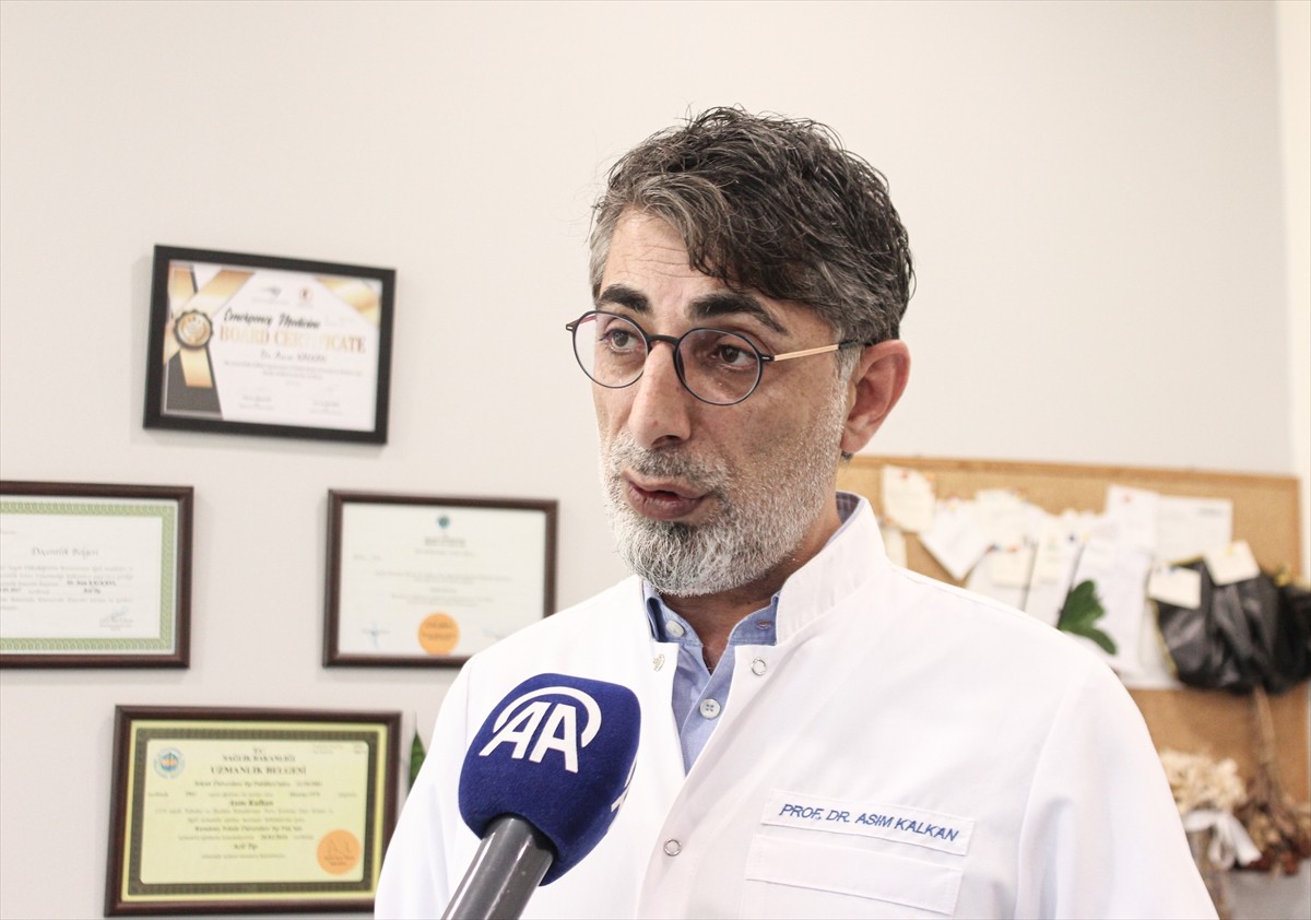 Prof. Dr. Cemil Taşcıoğlu Şehir Hastanesi Acil Tıp Kliniği Eğitim Sorumlusu Prof. Dr. Asım Kalkan...