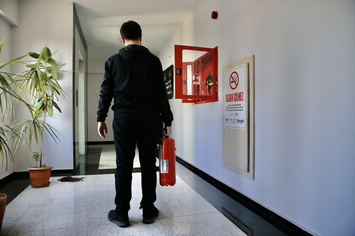 "Binaların Yangından Korunması Hakkında Yönetmelik" mevzuatına göre inşa edilen yapılarda yangın...