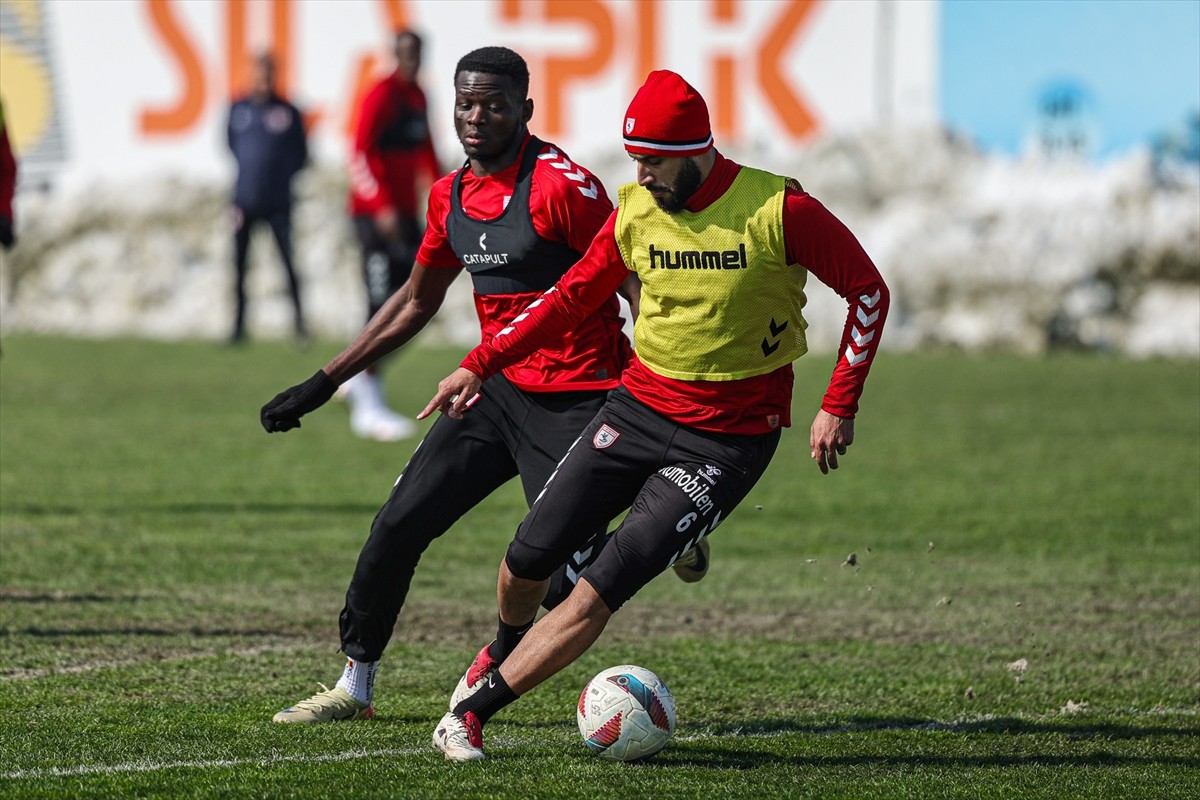 Reeder Samsunspor, Trendyol Süper Lig'in 26. haftasında deplasmanda Göztepe ile oynayacağı...