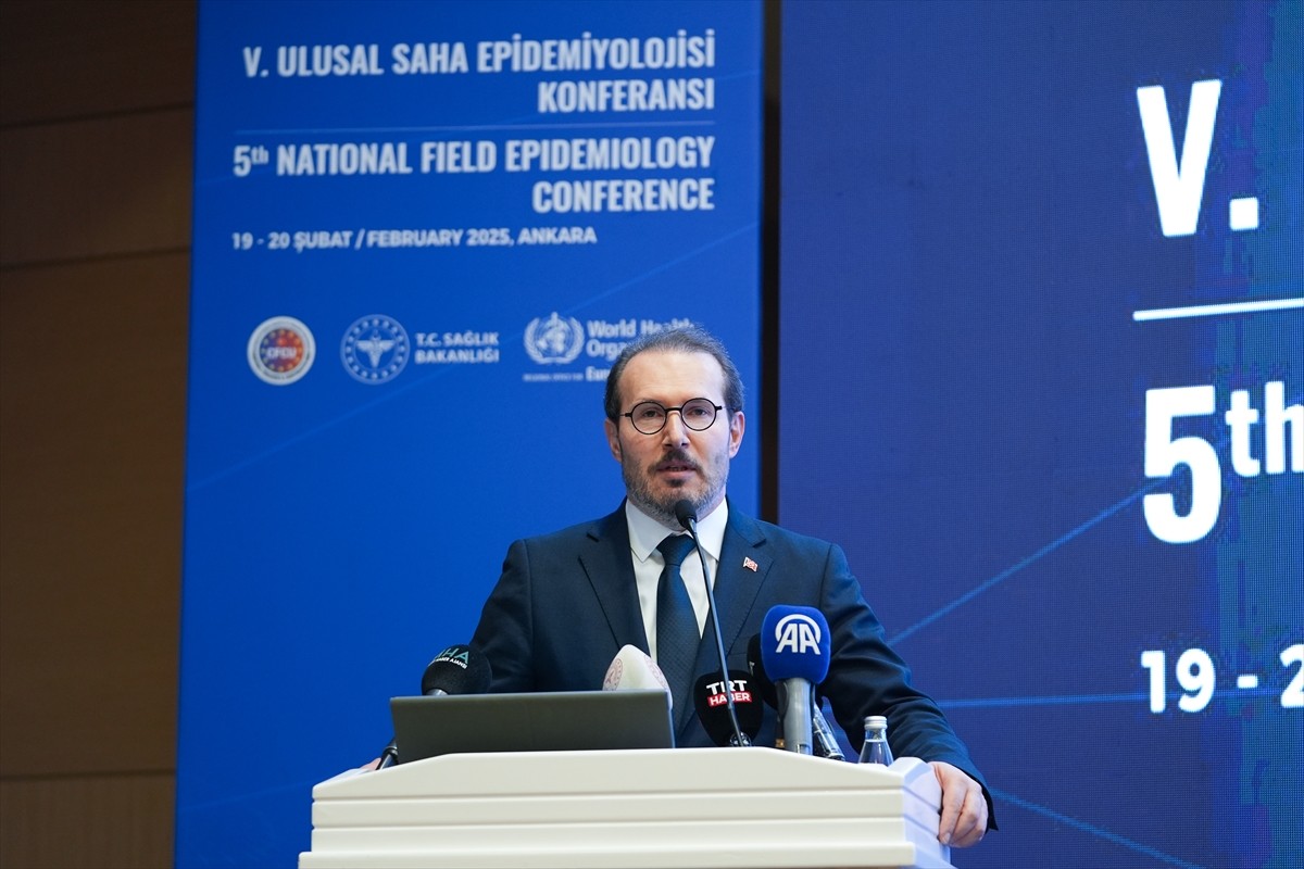 Sağlık Bakan Yardımcısı Şuayıp Birinci, Ankara Çukurambar'da bir otelde düzenlenen 5. Ulusal Saha...