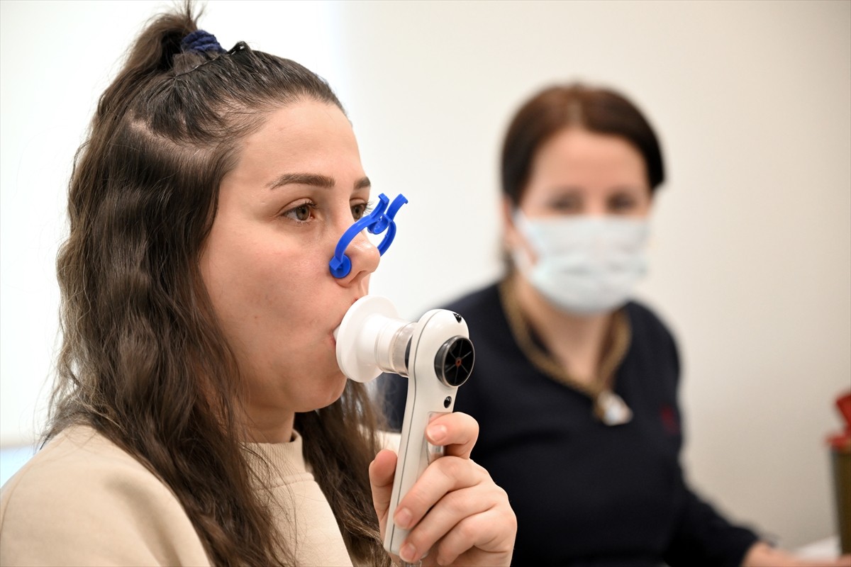 Sağlık Bakanlığının 7 gün 24 saat canlı destek hizmeti veren "ALO 171 Sigara Bırakma Danışma...