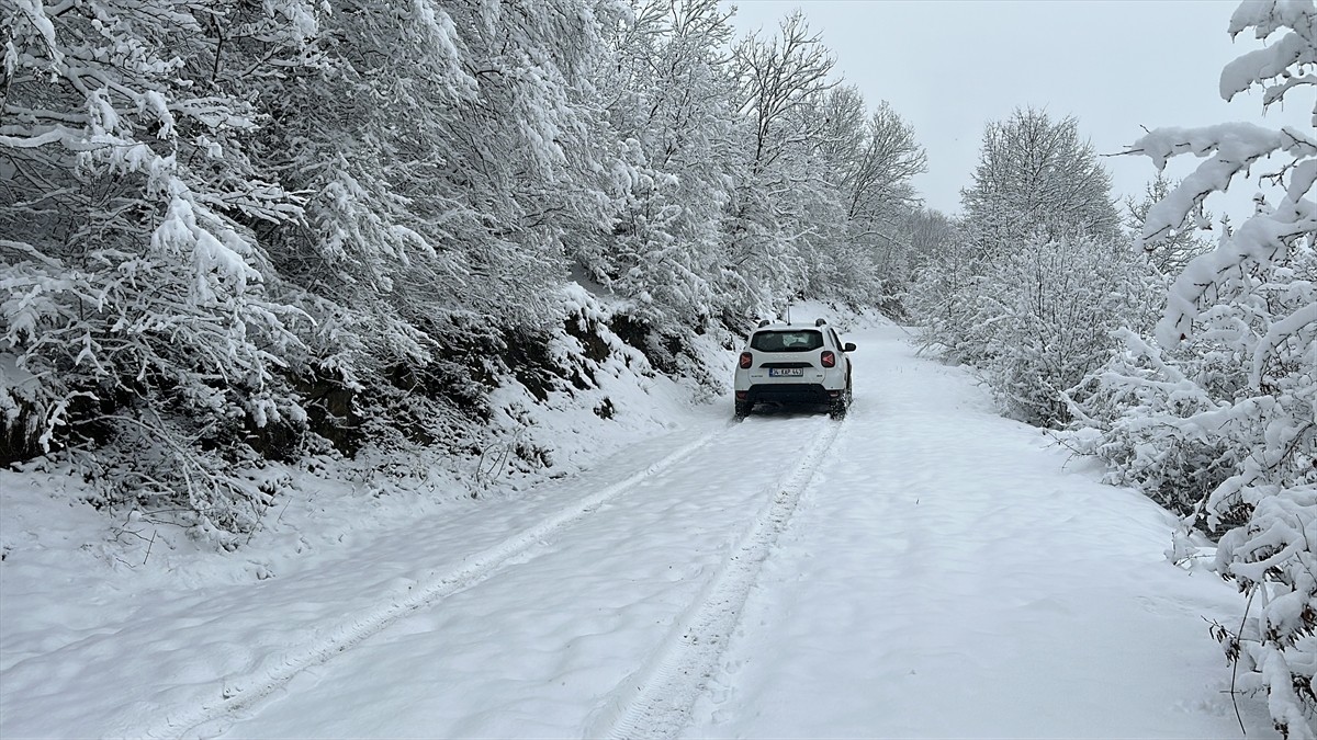 Samsun'un İlkadım ilçesinde yüksek kesimler, kar yağışı sonucu beyaz örtüyle kaplandı. İl...