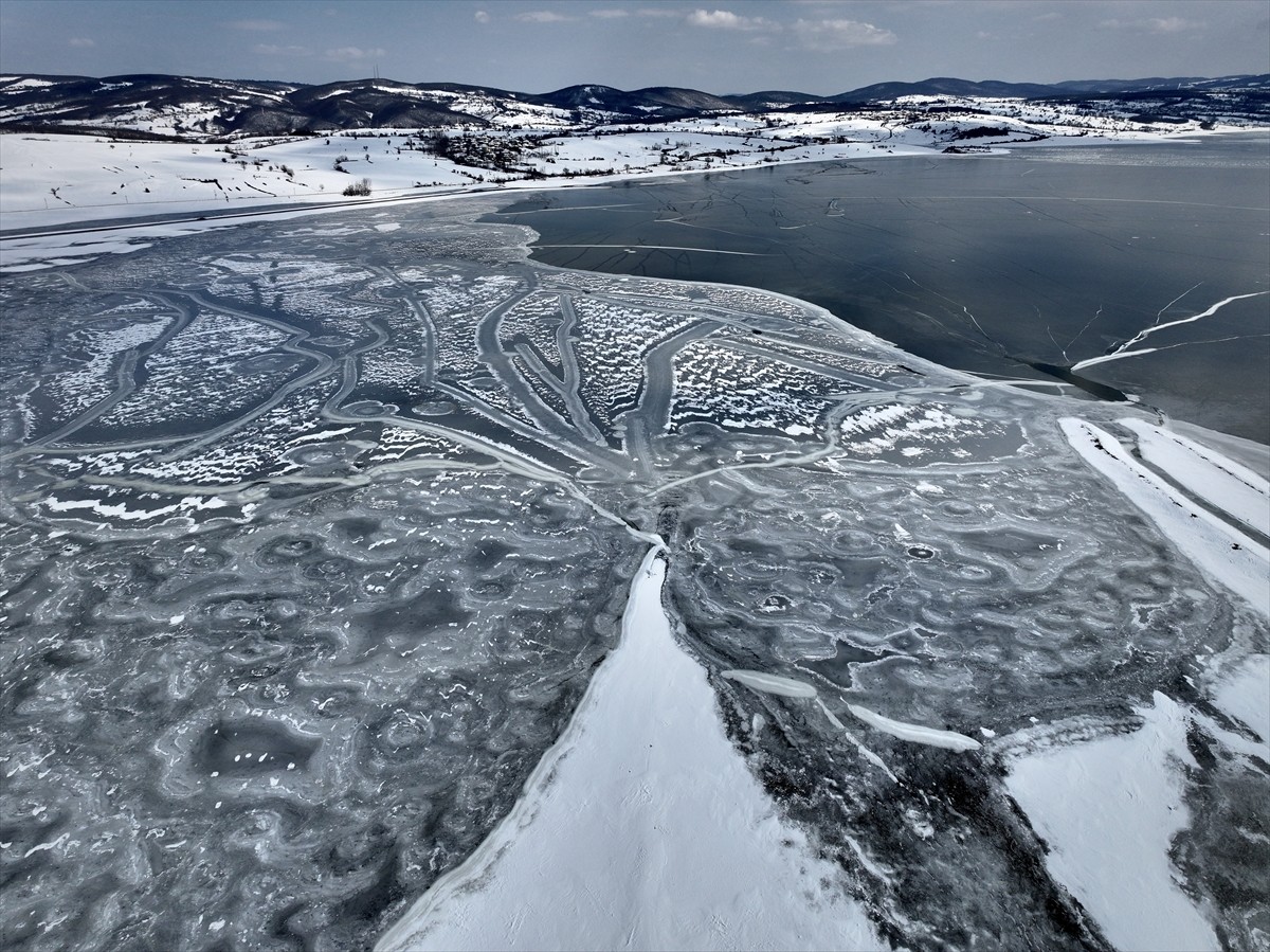 Samsun'un Ladik ilçesinde yer alan ve pek çok kuş türüne ev sahipliği yapan Ladik Gölü'nün büyük...