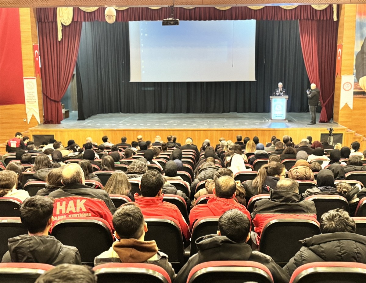 Siirt'te Kahramanmaraş merkezli 6 Şubat 2023'teki depremlerin ikinci yılı dolayısıyla anma...