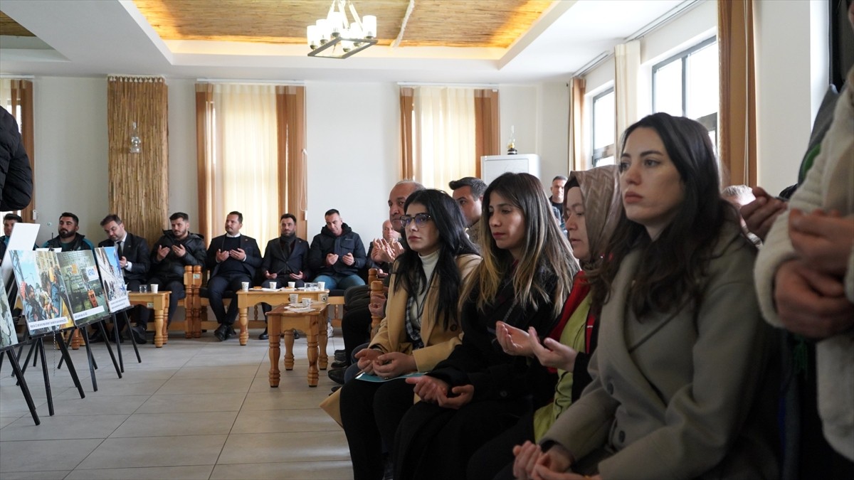 Şırnak ve Bingöl'de, Kahramanmaraş merkezli 6 Şubat 2023'teki depremlerin ikinci yılı dolayısıyla...