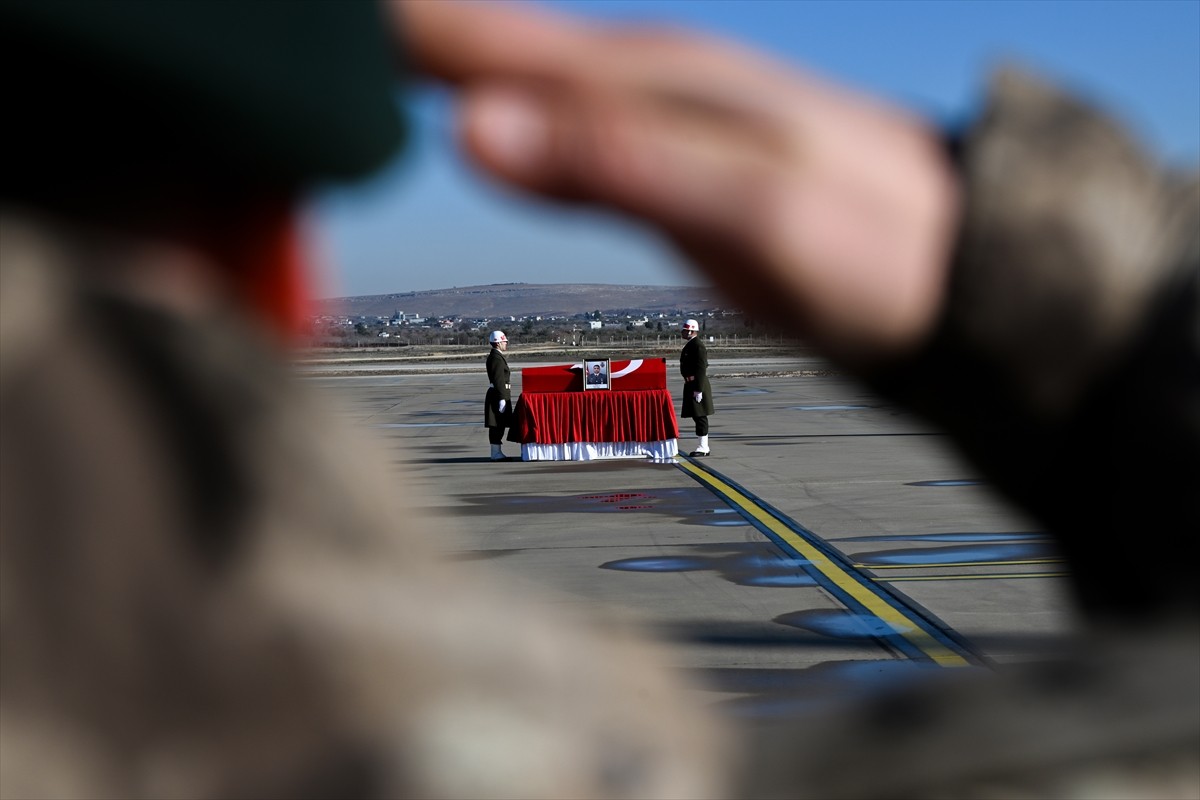 Suriye'nin kuzeyinde bir üs bölgesinde, 7 Şubat'ta bölücü terör örgütü mensupları tarafından...