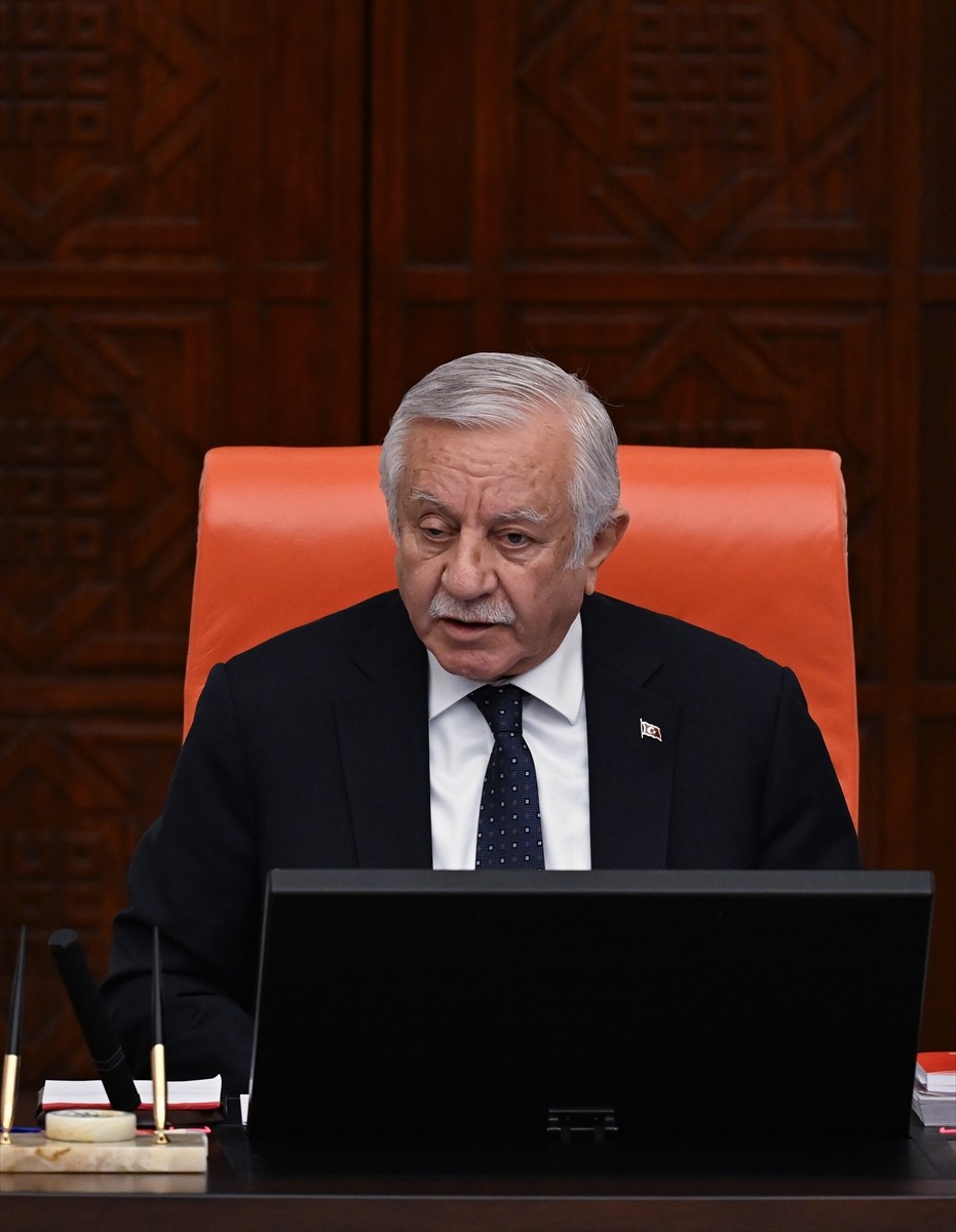 TBMM Genel Kurulu, Meclis Başkanvekili Celal Adan başkanlığında toplandı.