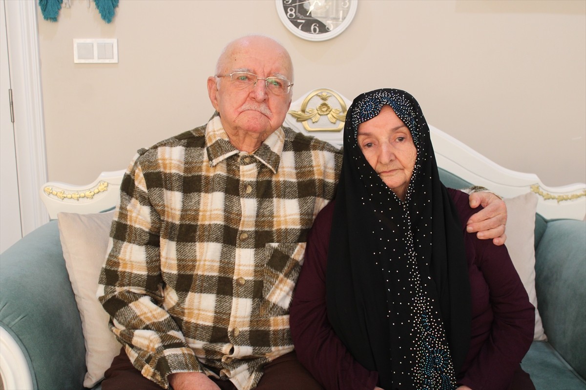 Tekirdağ'ın Çerkezköy ilçesinde 64 yıldır birlikte ömür süren Mehmet ve Neriman Kanburoğlu çifti...